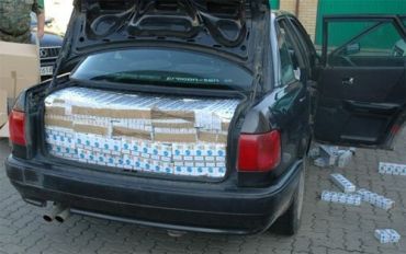 Чопская таможня изъяла Audi и кучу контрабандных сигарет