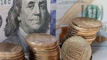 НБУ считает реалистичным курс гривны по цене 27,2 гривны за доллар в 2017 году