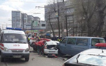 У Чернівецькій області, хлопець збив пішохіда, якого від удару розірвало навпіл