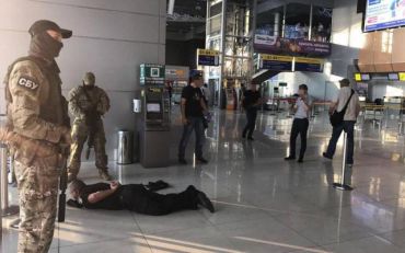 Харківські копи наживалися на іноземцях в аеропорту
