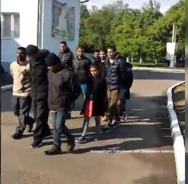 На окраине населенного пункта Большая Паладь задержали 11 нелегалов
