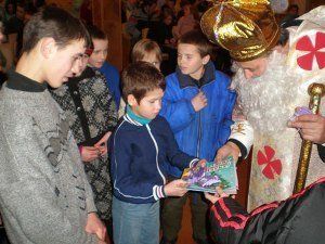 Незабутні подарунки від Миколая чекають на Закарпатті і дорослі і діти