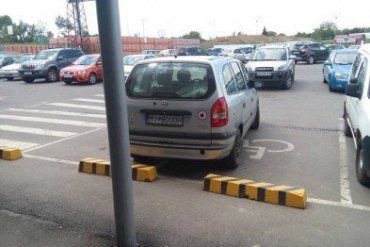Ужгородские водители продолжают удивлять незнанием или игнорированием правил