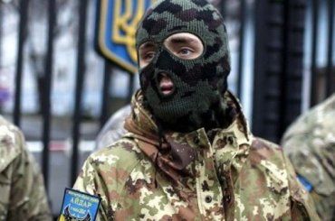 Бандиты на Украине маскируются под «мирных активистов»