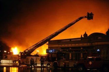 Сегодня примерно в 19.00 в Пражском выставочном центре в районе Голешовице начался пожар
