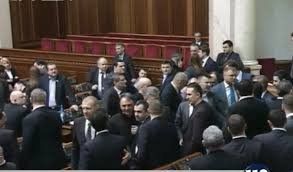 На засідання Верховної Ради між народними депутатами виникла бійка