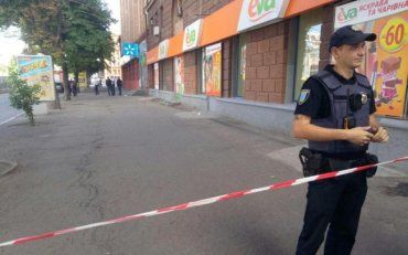 У центрі Дніпра вибухнув автомобіль. За кермом автомобіля була 27-річна жінка