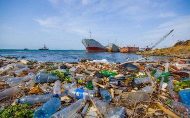 Невідомі бактерії знищують небезпечне сміття у світовому Океані
