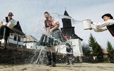 В Закарпатье есть довольно интересная традиция поливального понедельника