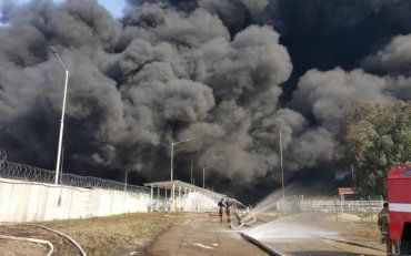 Масштабна пожежа в Миколаєві: моторошні кадри