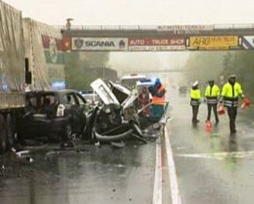 В Чехии авария с участием 30 авто полностью перекрыла проезд по трассе