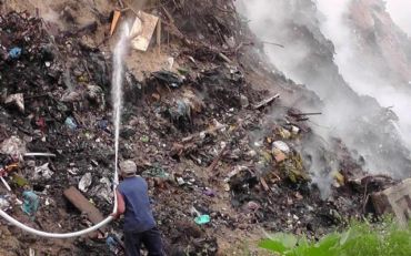 Під Рівним в селі Бармаки загорівся сміттєвий полігон