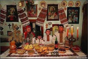 Закарпатська сім'я за різдвяним столом