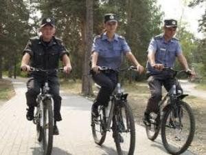 В Закарпатье сельским участковым дадут велосипеды и пошлют к преступникам
