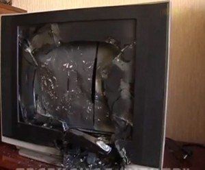 Первое, что вам следует сделать, - это выключить телевизор из розетки