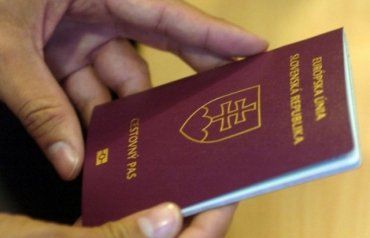 Около 94 000 закарпатцев получили венгерское гражданство
