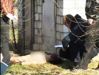 Покойница лежала на улице в густонаселенном микрорайоне Львова полуголой