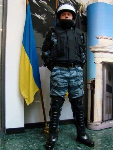 Так будет выглядеть украинский спецназовец в немецких доспехах на Евро-2012