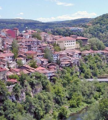 В Велико Тырново был оглашен манифест, объявивший независимость Болгарии от Османской империи