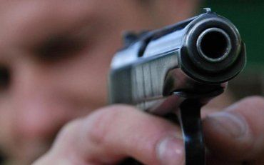 У Києві невідомий вистрілив в 32-річного чоловіка