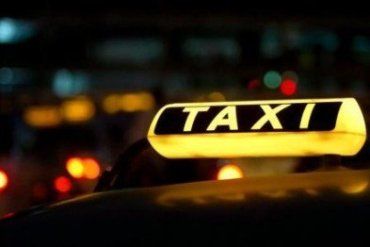 В Ужгороде таксист отказался подвозить девушку с ограниченными возможностями