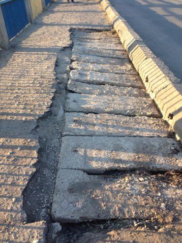 В Ужгороде разваливается транспортный мост
