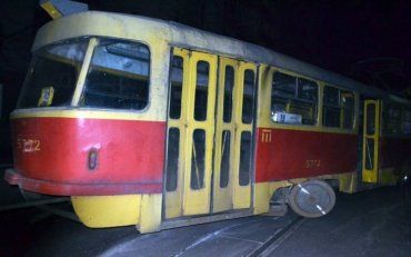 У Харкові підлітки влаштували дебош у трамвайному депо