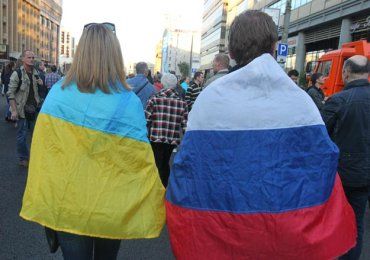 Отношение украинцев к России остается лучшим, чем отношение россиян к Украине.