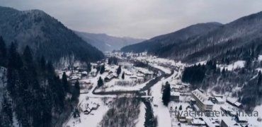 Гірські вершини та сільської місцевості села Усть-Чорна
