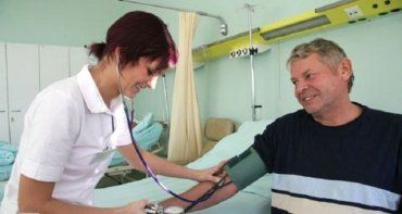 Стодская больница трудоустраивает украинских медсестер