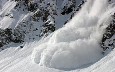 У зв'язку зі снігопадами та хуртовинами зберігається лавинна небезпека