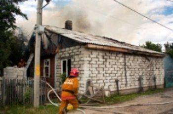 В Мукачевском районе загорелся жилой дом