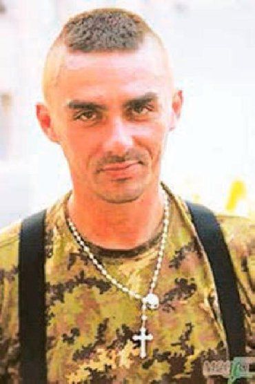 Cправжнє ім’я його – Олег Сидор, він із Закарпаття. Пішов з життя у 37 років