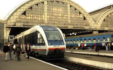 "Китайська залізниця" планує інвестувати у виробництво українських потягів